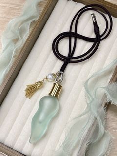 (Category: ) located in . Submitted by Jo.JewelsofVVM (Listing ID 1454538375, Image 1). Description: .