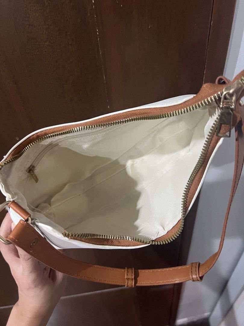 White Crescent Shoulder Bag with Brown Trim (Category: Shoulder Bags) located in Paranaque City. Submitted by ryujaesu (Listing ID 1454502700, Image 3). Description: .