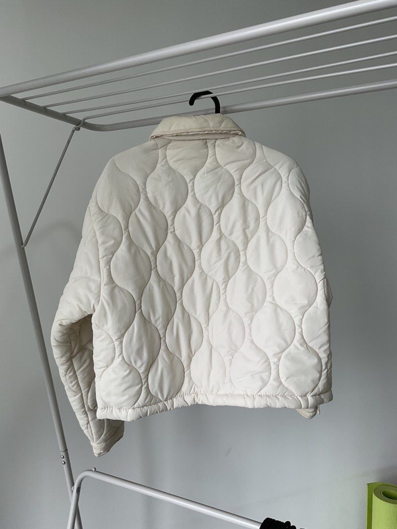 Winter Jacket (Category: Coats, Jackets and Outerwear) located in Kuala Lumpur. Submitted by kanon1735 (Listing ID 1454462049, Image 1). Description: Lightweight cream-colored quilted jacket with a button-up front and two front pockets. Simple and easy to match with casual outfits. Suitable for cool weather and everyday wear..