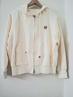 (Category: ) located in . Submitted by closet_collection_ (Listing ID 1454408679, Image 1). Description: .