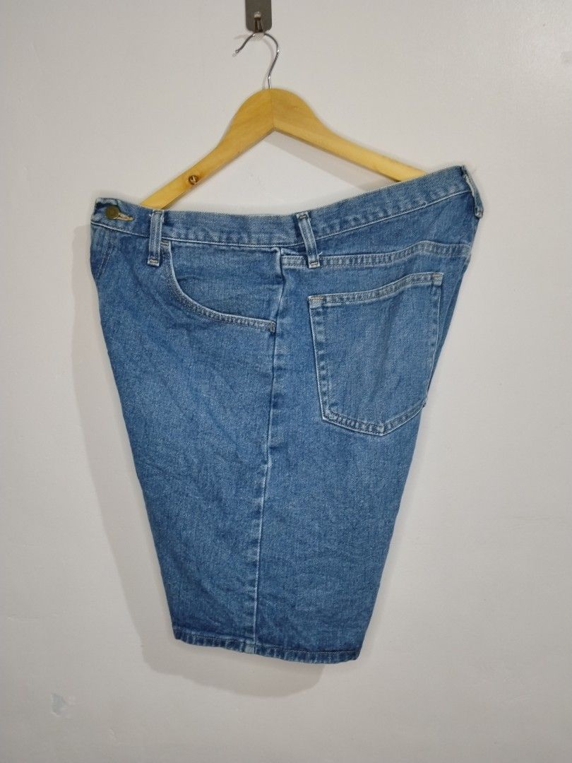 Wrangler Jorts (Category: Shorts) located in Bago City. Submitted by classic_picked_up (Listing ID 1454394645, Image 3). Description: excellent no Issue 32-33 waist 20.5 length 9.5/10 color rate.