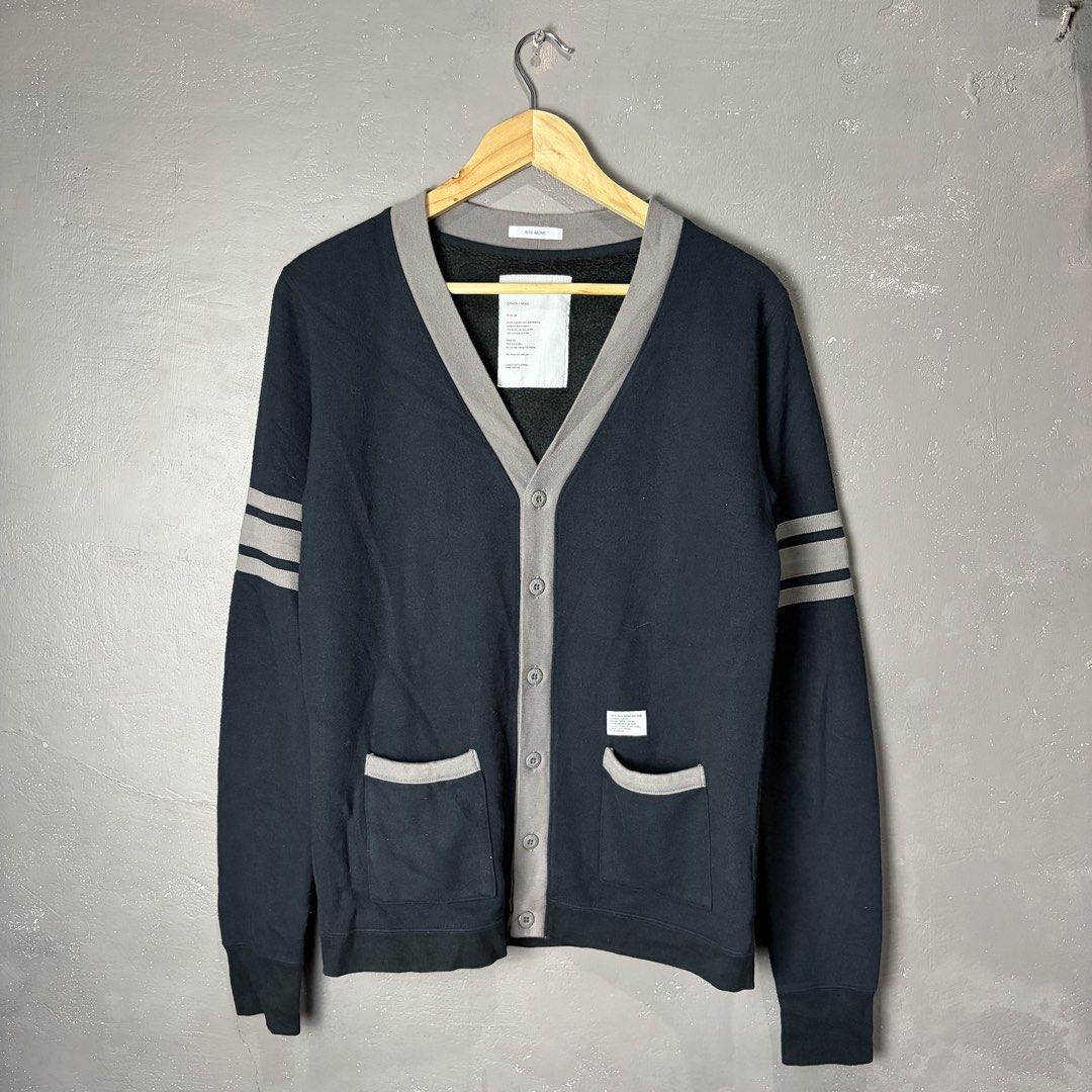 WTAPS 10/AW SWEATER BUTTON ACRY (Category: Coats, Jackets and Outerwear) located in Manila. Submitted by yourtherapist_ (Listing ID 1454431565, Image 1). Description: WTAPS 10/AW SWEATER BUTTON ACRY Fits medium Like new No flaws Measurements Width - 20” Length - 27” Sleeve - 27” Shoulder - 17” 2,000.