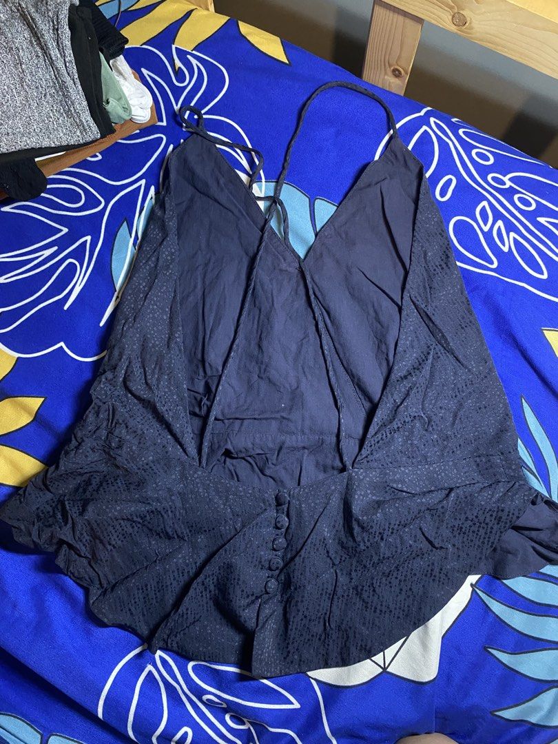 Zara Basic top (Category: Sleeveless) located in Manila. Submitted by ilovebougainvillea (Listing ID 1454555133, Image 2). Description: .