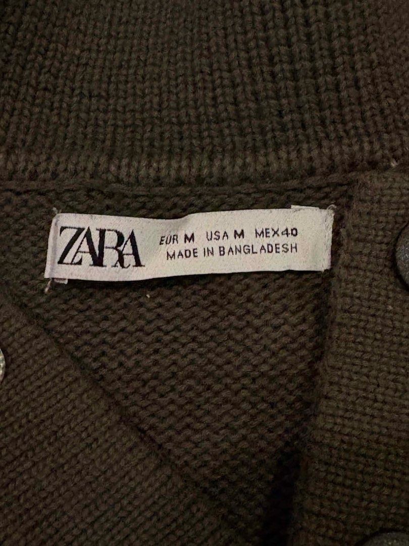 ZARA Mock Neck Quarter-Button Sweater (Black) (Category: Coats, Jackets and Outerwear) located in Silang. Submitted by ws.thrift (Listing ID 1454484161, Image 3). Description: Details ⬇️ ZARA Mock Neck Quarter-Button Sweater (Black) Classic ZARA mock-neck sweater with a quarter-button placket, ribbed collar, cuffs, and hem. Clean and versatile piece for casual or smart-casual fits. Size: M Fit: Regular Condition: 9/10 Color rate: 9/10 Issue(s): N