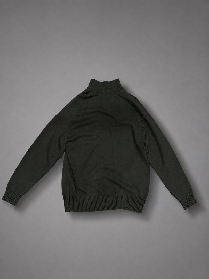 ZARA Mock Neck Quarter-Button Sweater (Black) (Category: Coats, Jackets and Outerwear) located in Silang. Submitted by ws.thrift (Listing ID 1454484161, Image 2). Description: Details ⬇️ ZARA Mock Neck Quarter-Button Sweater (Black) Classic ZARA mock-neck sweater with a quarter-button placket, ribbed collar, cuffs, and hem. Clean and versatile piece for casual or smart-casual fits. Size: M Fit: Regular Condition: 9/10 Color rate: 9/10 Issue(s): N