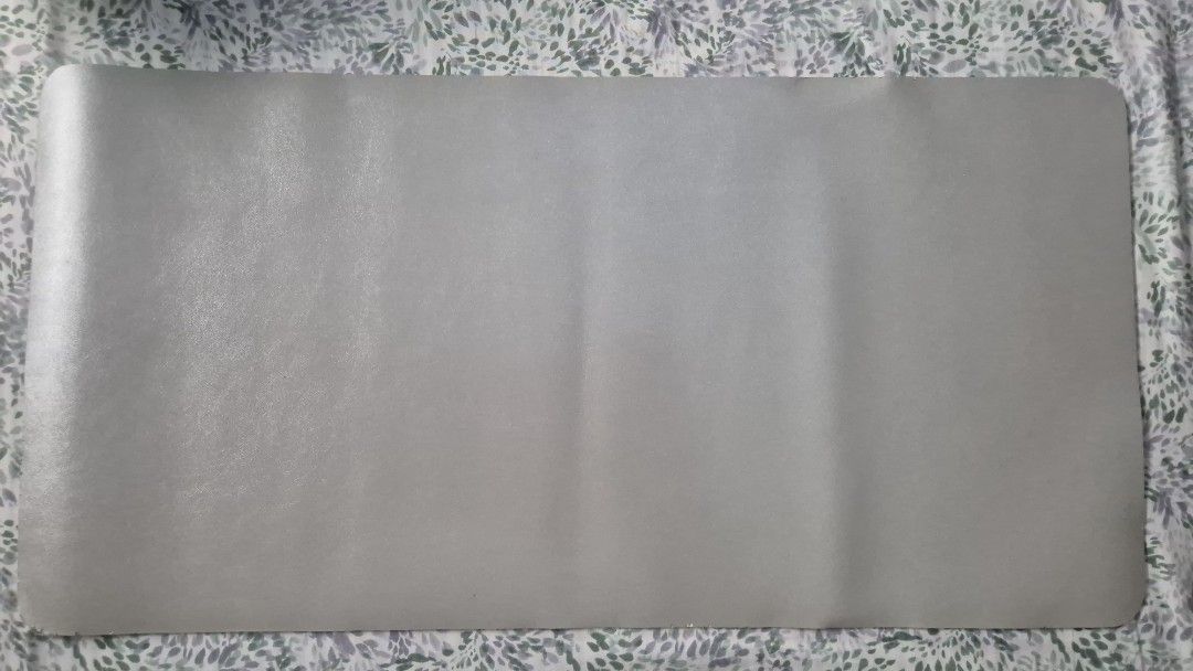 2-Tone Computer / Desk Mat (35 cm × 70 cm) (Category: Mouse & Mousepads) located in Quezon City. Submitted by purpleberry.98 (Listing ID 1454596629, Image 1). Description: -with damages on edges (as seen in 3rd and 4th pic); more noticeable on pink side.
