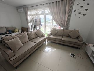(Category: ) located in . Submitted by mohsinkhan988 (Listing ID 1454659828, Image 1). Description: .