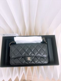 （分類：）位於 。 由 heras.luxury 提交（商品編號 1454601593，圖片 1）。簡介： 。