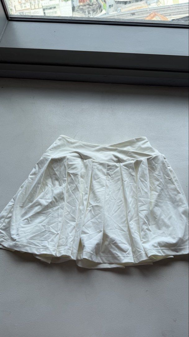 Activewear skirt (Category: Activewear) located in Las Pinas. Submitted by new.space8 (Listing ID 1454702427, Image 1). Description: - Size S on tag -RFS: decluttering - Location: Las Piñas City/Mandaluyong - MOP: Gcash/BDO - Sf will be shouldered buy the buyer - Booking of courier will be done by the buyer. Can also do J&T but no rush shipping pls! - Feel free to message me for any questions and when worn photos :).