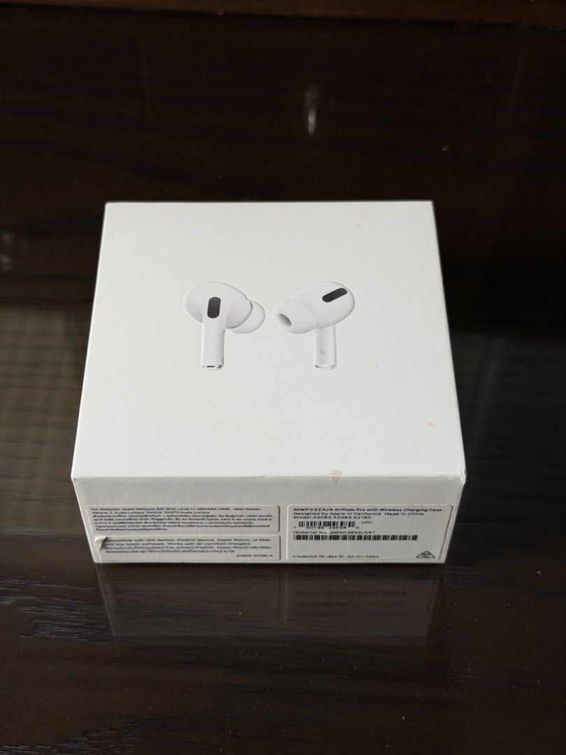 Apple AirPods Pro 1st Gen (Category: Earphones) located in Taguig. Submitted by dreamstudios (Listing ID 1454627391, Image 1). Description: - Apple AirPods Pro with Wireless Charging Case - Model Numbers: A2083, 2084, 2190 - Compatibility: iOS, iPadOS, Apple Watch, Mac (requires latest software) - Charging: Works with Qi-certified chargers - Serial Number: QWXC3852LKKT - Left earbud issue, feedback when using noise cancellation.