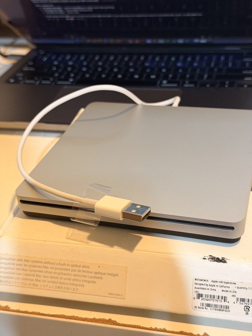 Apple USB Superdrive (MD564ZM/A) (Category: Other Accessories) located in Paranaque City. Submitted by declutterjunkie (Listing ID 1454717792, Image 2). Description: Barely used Box included .