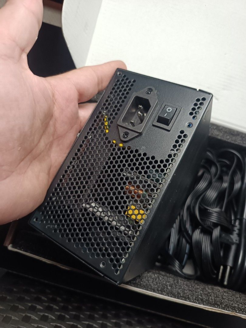 ATX Power Supply 550W 80 Plus Bronze (Category: Computer Parts) located in Rizal. Submitted by richraven539699 (Listing ID 1454692961, Image 2). Description: 550w Powersupply 80+Bronze True Rated Brand new with box and power cable. Pickup or lalamoves, sagot niyo po SF, 2 pcs nalang po ito. Taga Antipolo po ako..