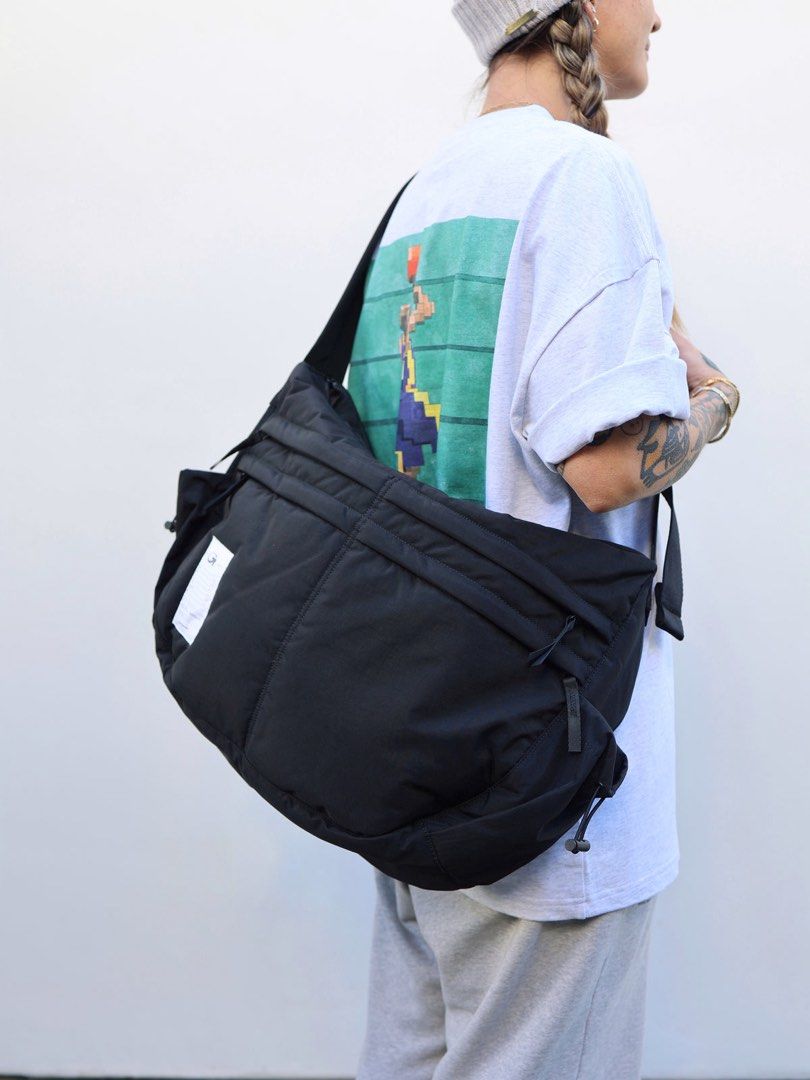 AUTHENTIC GroSport Multi Pocket Messenger Bag (Category: Cross-body Bags) located in Quezon City. Submitted by hilligna (Listing ID 1454596477, Image 2). Description: Solid Crossbody Bag in the market! Sobrang tibay na multipocket Bag Bought it in Japan Gandang Bag nito very rare! Kasyang kasya laptop and essentials niyo For school,office, gym and events! All around bag Selling it for 3900 only Negotiable for sure buyer PM sa insterested .
