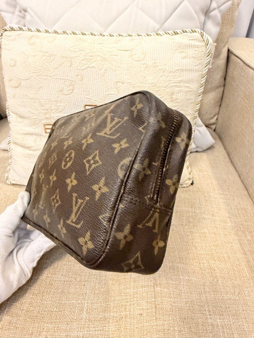 Authentic Louis Vuitton Trouse 23 (Category: Luxury Bags & Wallets) located in Quezon City. Submitted by teejaydavid26 (Listing ID 1454711087, Image 3). Description: Hi, I’m selling this Authentic Louis Vuitton Trouse 23. Maganda in and out Guaranteed authentic! Money back guarantee! Feel free to message me. Thank you.