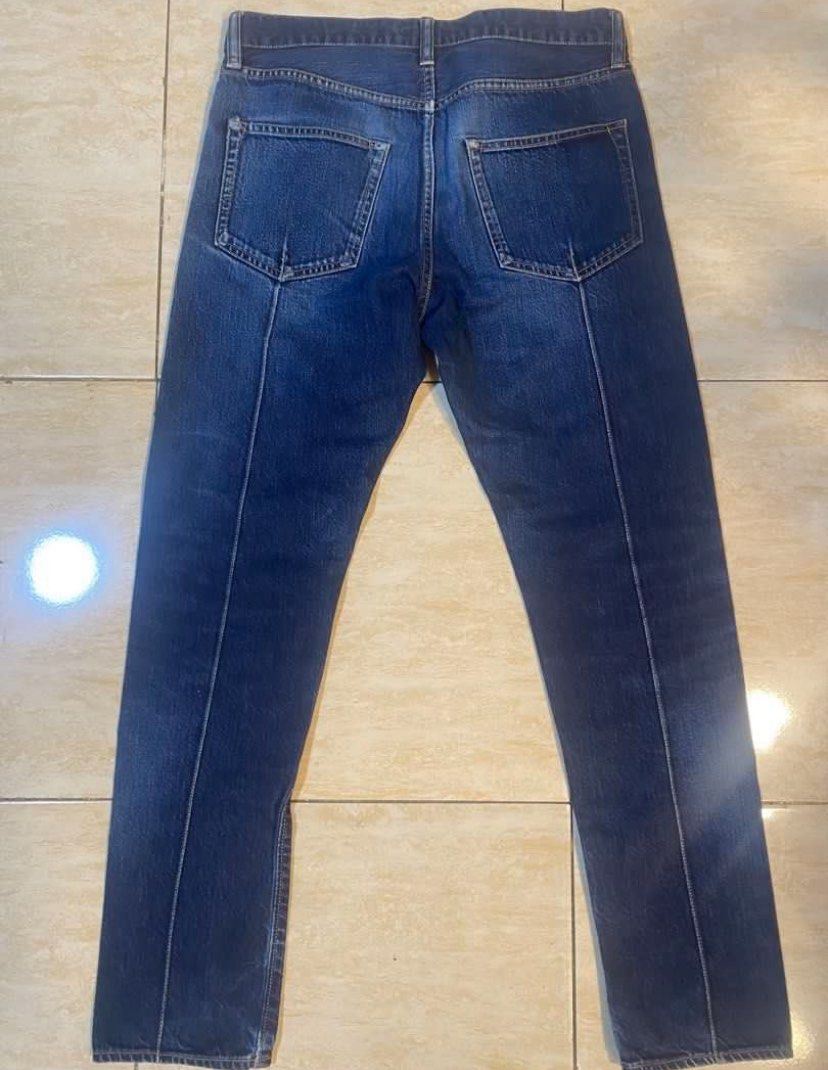 Authentic Prada Denim Jeans Made In Japan (Category: Jeans) located in Dinas. Submitted by bleeod (Listing ID 1454568350, Image 2). Description: 32x40.5 free shipping negotiable but will ignore lowballs (not thrifted).