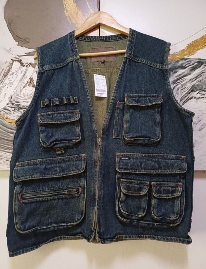 AUTHENTIC VINTAGE 90'S ZIPPO MULTIPLE POCKETS DENIM VEST (Category: Coats, Jackets and Outerwear) located in Magalang. Submitted by itskate_cc (Listing ID 1454653166, Image 2). Description: Actual size using inches Armpit to Armpit/ 22.5 Lenght/25.5 fittings is Large Excellent Condition, Issue:0 Message if you have any other question about sizing. We do shipping nation wide I'm also open for video call so that you can see the item you 're interes