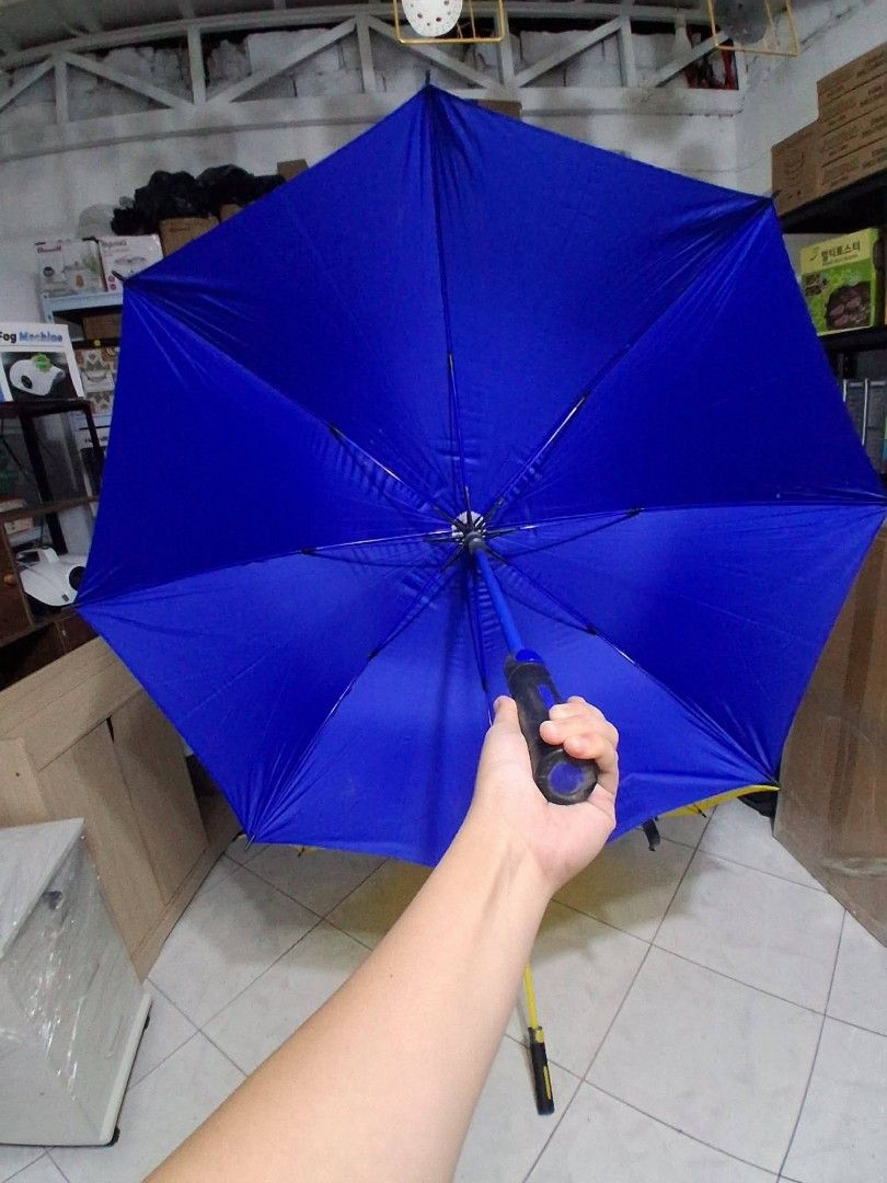 Automatic Payong / Umbrella (Category: Umbrellas) located in Manila. Submitted by redonlineshop (Listing ID 1454641447, Image 3). Description: Payong Automatic ₱230 ON HAND BRAND NEW Mode of Payment: Gcash,COD Same day delivery PM for orders and inquiries.