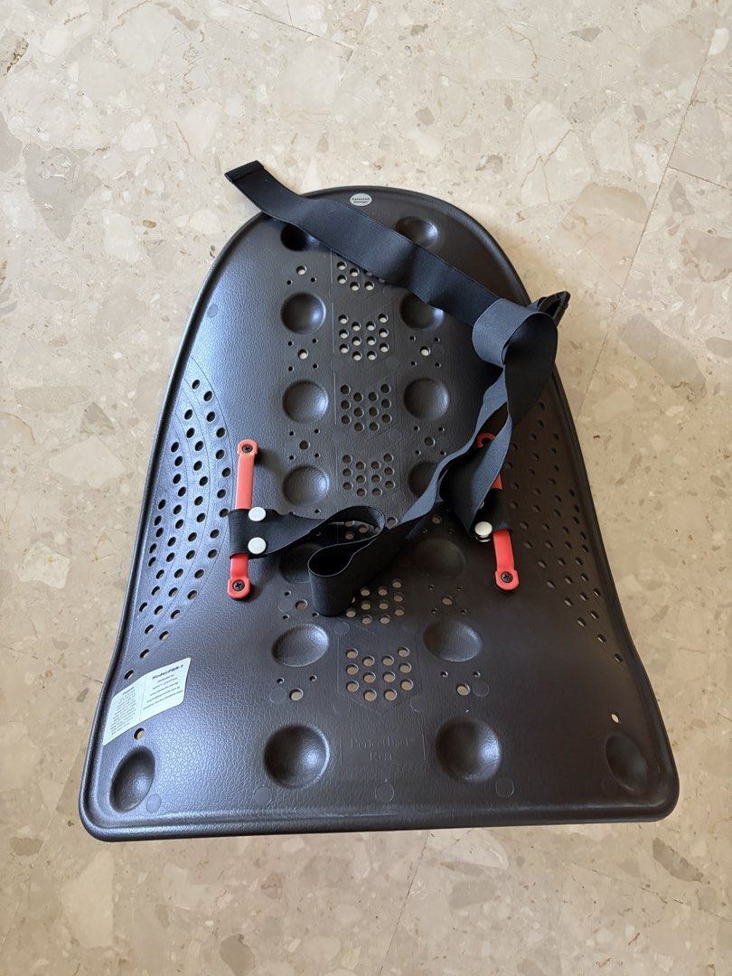 Back support (Category: Braces, Support & Protection) located in Singapore. Submitted by clouds.tan (Listing ID 1454668021, Image 2). Description: Back support.