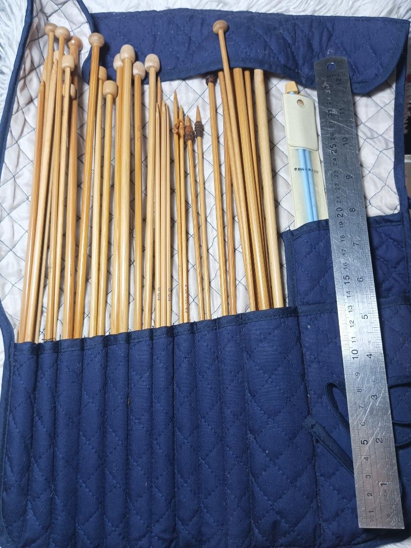 Bamboo Knitting Needles Set with Quilted Case (Category: Craft Supplies & Tools) located in San Pablo. Submitted by xamthing_cute (Listing ID 1454660270, Image 1). Description: - Set of bamboo knitting needles in various sizes - Comes with a navy blue quilted storage case that rolls up - Ideal for all your knitting and crochet projects - lighty used, but a bit old ❗❗❗AS IS manage your expectations. MOD: Flash Express only (hindi po ito same day d