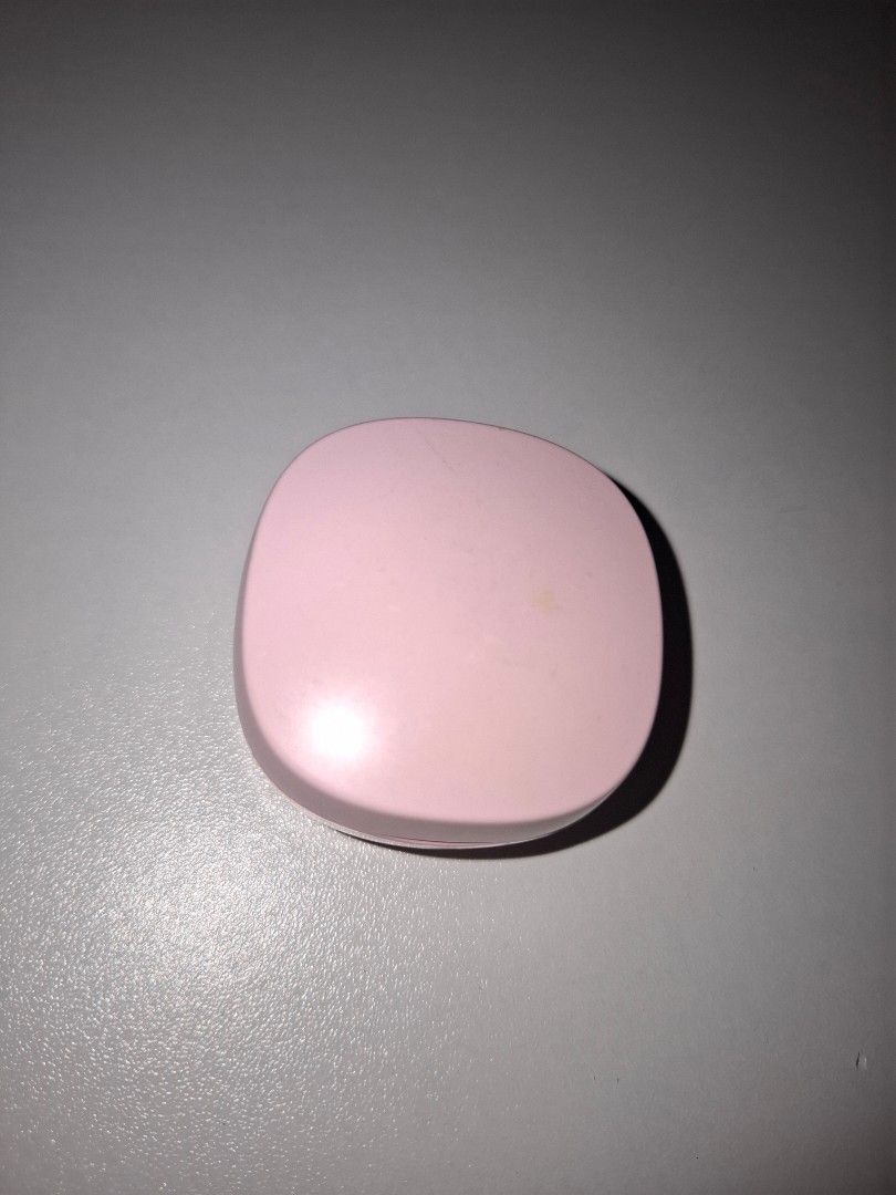 Baseus Bowie WM01 Pink Earbuds Charging Case (Category: Earphones) located in Quezon City. Submitted by mamani.choco (Listing ID 1454724599, Image 2). Description: - Pink charging case specifically for Baseus Bowie WM01 earbuds. - Baseus WM01 𝐂𝐇𝐀𝐑𝐆𝐄𝐑 𝐎𝐍𝐋𝐘 Baseus WM01 TWS Bluetooth Earphones — Charger Only 💗 Color: Pink 💰 Price: ₱150 📍QC ⚠️ PLEASE NOTE: - CHARGER/CHARGING CASE ONLY — NO EARPHONES INCLUDED - 2nd hand so manage expecta