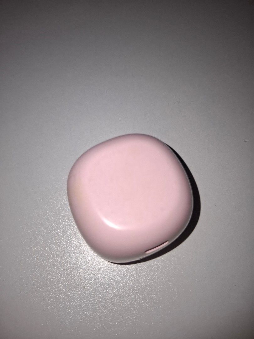 Baseus Bowie WM01 Pink Earbuds Charging Case (Category: Earphones) located in Quezon City. Submitted by mamani.choco (Listing ID 1454724599, Image 3). Description: - Pink charging case specifically for Baseus Bowie WM01 earbuds. - Baseus WM01 𝐂𝐇𝐀𝐑𝐆𝐄𝐑 𝐎𝐍𝐋𝐘 Baseus WM01 TWS Bluetooth Earphones — Charger Only 💗 Color: Pink 💰 Price: ₱150 📍QC ⚠️ PLEASE NOTE: - CHARGER/CHARGING CASE ONLY — NO EARPHONES INCLUDED - 2nd hand so manage expecta