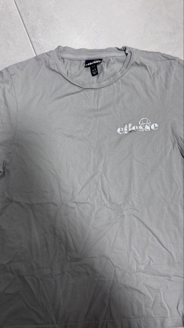Basic Oversize tee (Category: Shirts) located in Singapore. Submitted by en_rui (Listing ID 1454737437, Image 1). Description: .