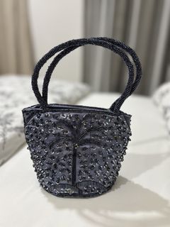 (Category: ) located in . Submitted by shopbyari (Listing ID 1454708015, Image 1). Description: .