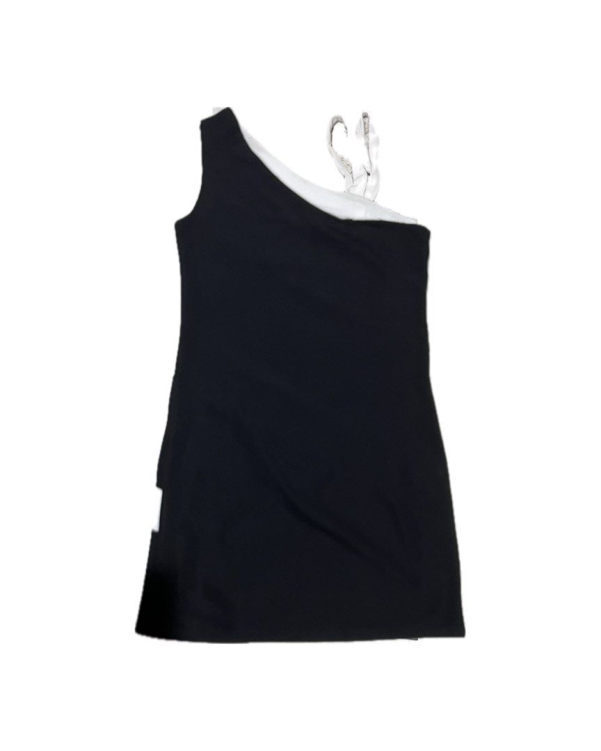 Black and White One Shoulder StripedMini Dress (Category: Dresses) located in Pasay City. Submitted by nouil (Listing ID 1454677389, Image 2). Description: Rfs: decluttering.