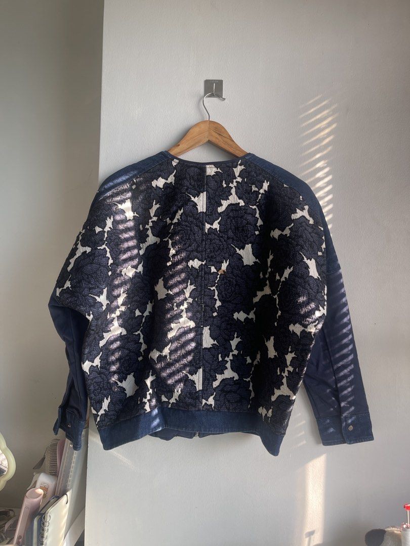 Blue Denim Jacket with Floral Embroidery (Category: Coats, Jackets and Outerwear) located in Quezon City. Submitted by ch4se (Listing ID 1454733594, Image 2). Description: Fits xs-m.