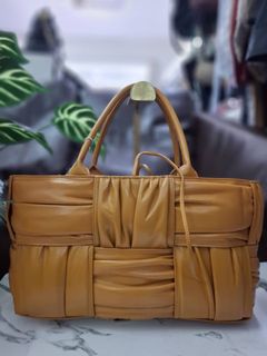 (Category: ) located in . Submitted by handbag_leather_bundle (Listing ID 1454622665, Image 1). Description: .