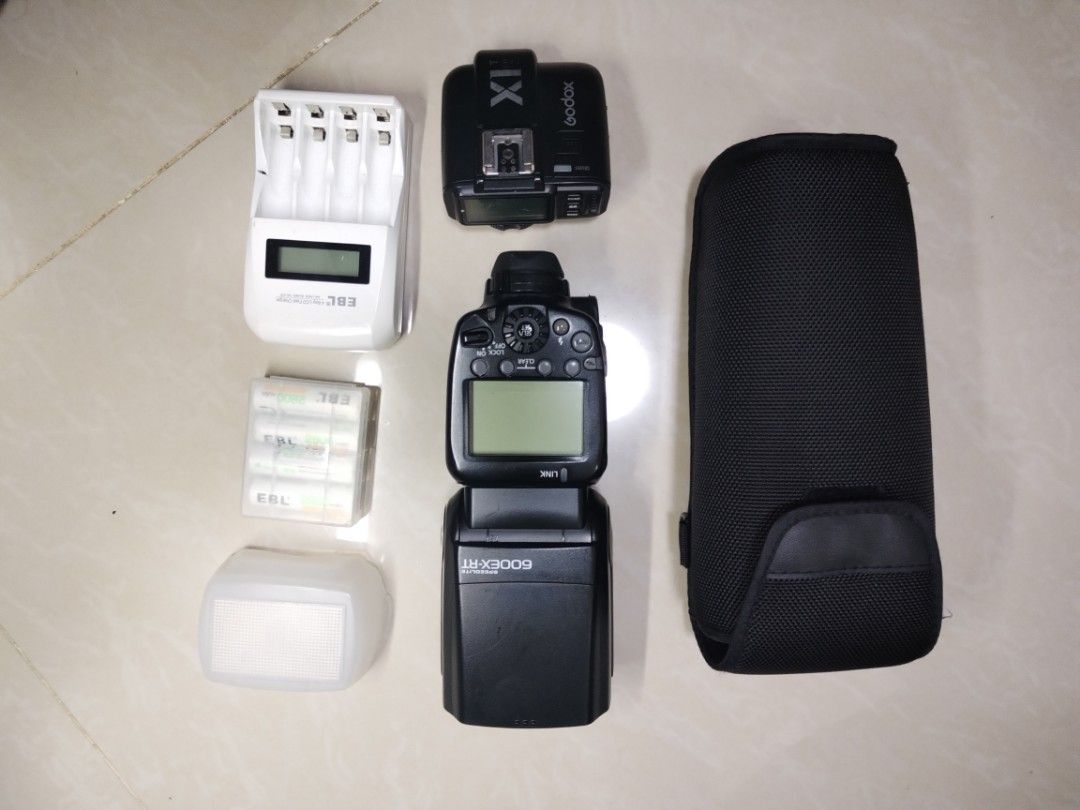 Canon 600EX RT (Category: Flashes) located in Antipolo. Submitted by jay12345alvaran (Listing ID 1454594873, Image 3). Description: Canon 600 EXRT No issue Freebies : Diffuser Charger and battery Pouch Negotiable.
