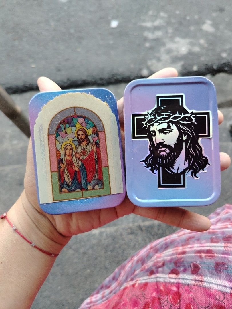Catholic Pocket shrine Devine mercy (Category: Religious Items) located in Manila. Submitted by billionare (Listing ID 1454721975, Image 2). Description: Catholic Pocket shrine Devine mercy is a symbol of your faith, devotion and comfort protection of all evil or accident very easy to carry anytime and anywhere perfect gift.