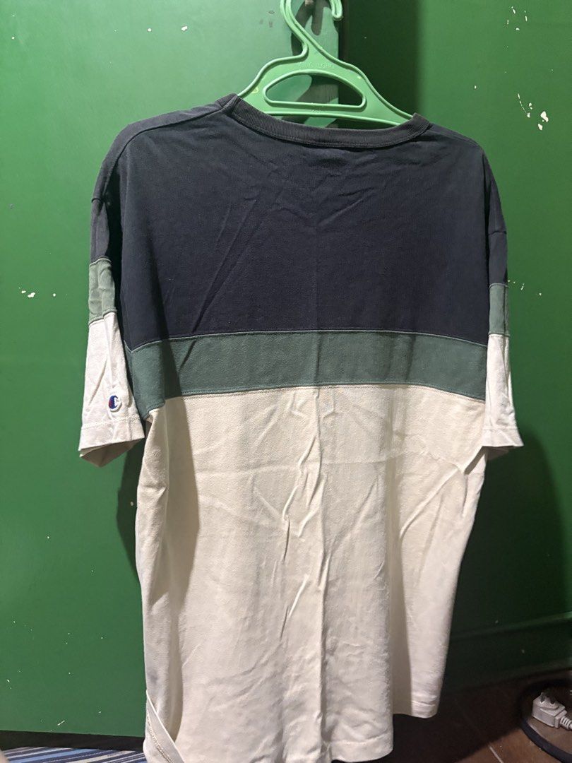 Champion 3tone shirt (Category: Tshirts & Polo Shirts ) located in Manila. Submitted by jacebased (Listing ID 1454705625, Image 2). Description: 7/10 Discoloration on black part but above all prestine L-XL fitting.