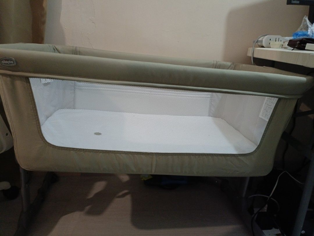 Chicco Next2me Essential Crib (Category: Cots & Cribs) located in Caloocan City. Submitted by mond11 (Listing ID 1454699398, Image 3). Description: -RFS: baby wont sleep in it, prefers co-sleeping -Came from St. Lukes Medical Center -Color: Dune - Mesh sides for excellent ventilation - Includes a comfortable mattress - Folds compactly for easy storage and portability - Ideal for both home and travel, comes with eco bag storage - Clean and well-ma