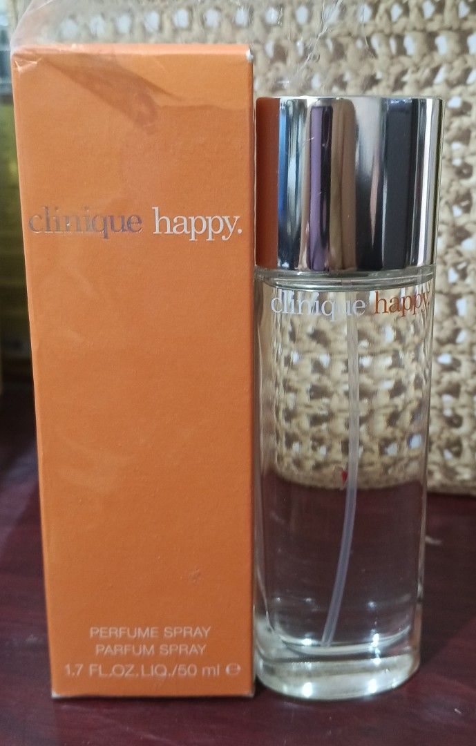 Clinique Happy Perfume Spray 50ml (Category: Fragrance & Deodorants) located in Pavia. Submitted by taurusgirl74 (Listing ID 1454684188, Image 1). Description: - Clinique Happy Perfume Spray - 50ml bottle - Comes in original orange box - Classic, great scent for everyday wear.
