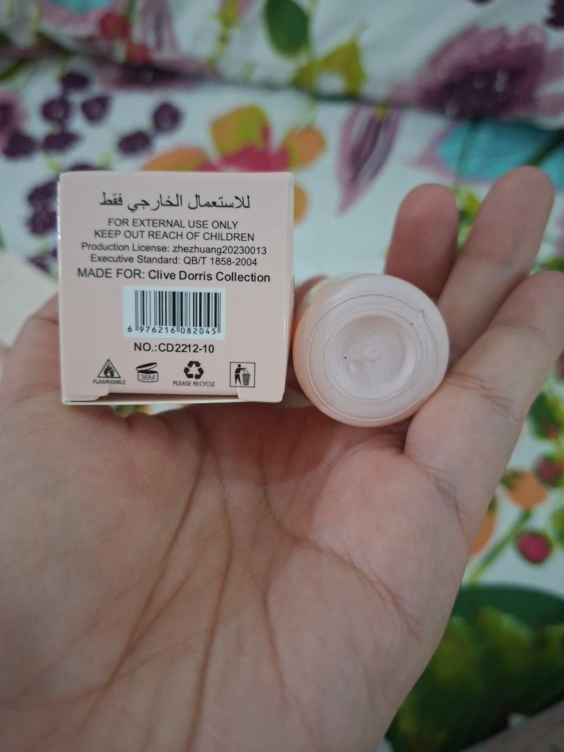 Clive Dorris Roll On Perfume Oil 20ml (Category: Fragrance & Deodorants) located in Muntinlupa City. Submitted by madtan (Listing ID 1454693741, Image 3). Description: smells like Parfums de Marly Delina.