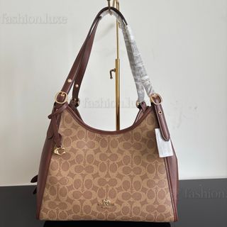 (Category: ) located in . Submitted by fashion.luxe (Listing ID 1454625704, Image 1). Description: .