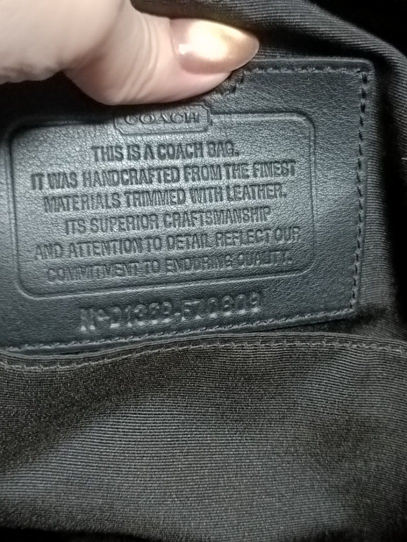 Coach Signature Messenger Bag Black (Category: Laptop Bags & Sleeves) located in Manila. Submitted by jjm-collections (Listing ID 1454566334, Image 3). Description: issues on photos laptop/office bag free shipping.