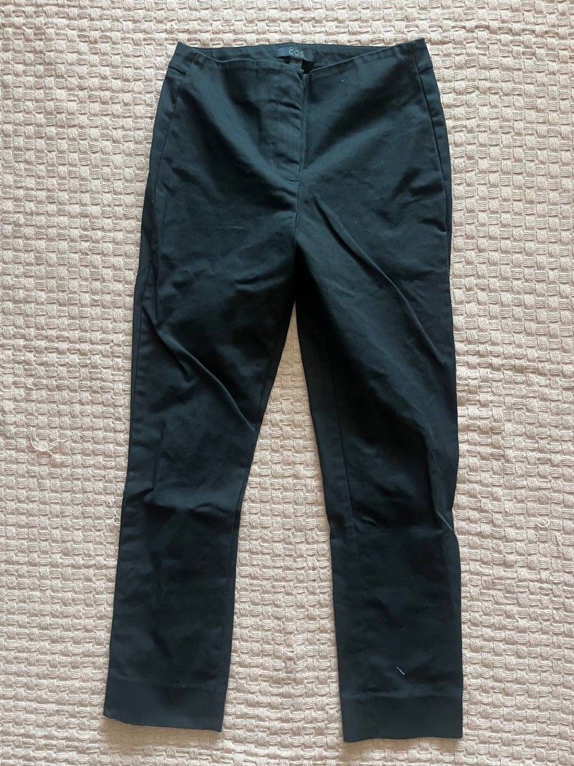 COS Black Cropped Trousers - US2 (Category: Other Bottoms) located in Mandaluyong City. Submitted by beangoose (Listing ID 1454584390, Image 1). Description: - COS black cropped trousers - Simple, classic design - Perfect for work or casual outfits - Made in Turkey - Please check measurements for accurate fit.