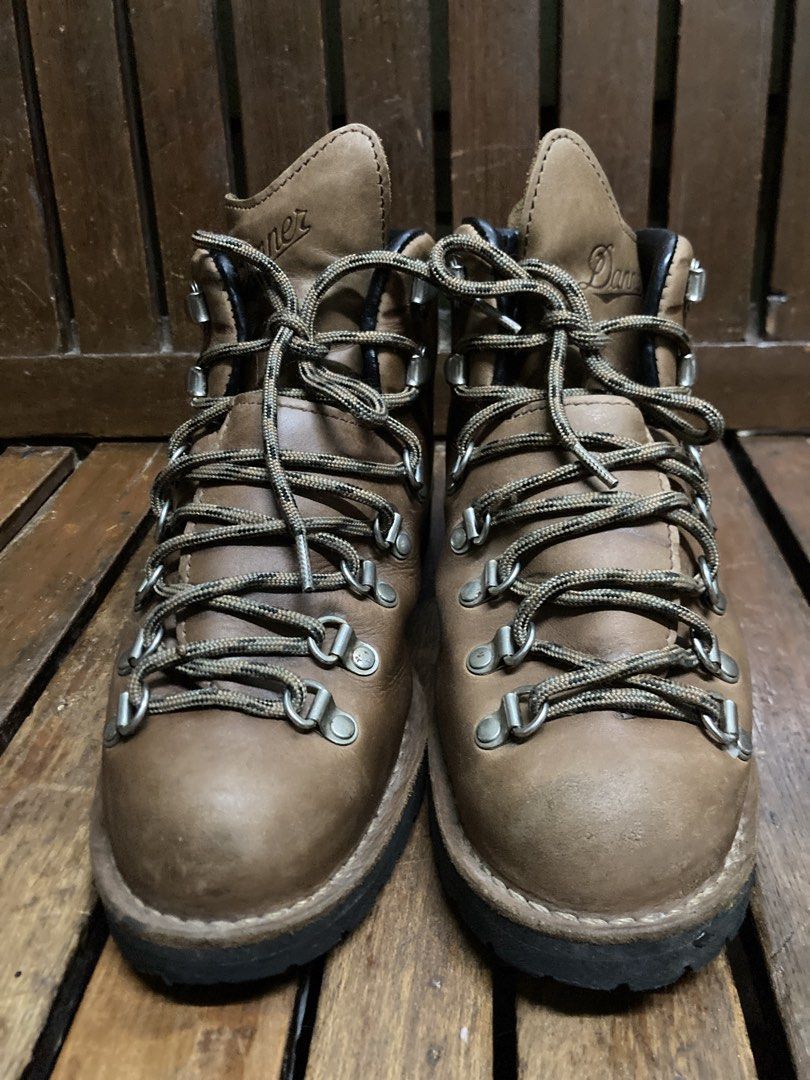 Danner Mountain Light Boots (Category: Boots) located in Quezon City. Submitted by janisu0303 (Listing ID 1454741595, Image 3). Description: Danner Mountain Light Timber Size 6EE runs big Fit sa 8usmen 9500 pesos Fairview area meetups Fairview regalado Or shipping Alden Redwing Iron Ranger Trickers.