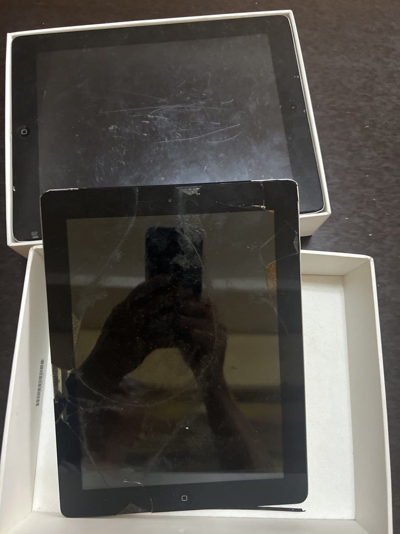 Defective Ipads 16GB, 32GB declutter (Category: iPad) located in Las Pinas. Submitted by jerri44 (Listing ID 1454568995, Image 1). Description: Defective ipads 16GB and 32GB. For disposal decluttering.
