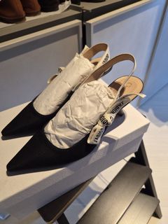 (Category: ) located in . Submitted by alwaysclearingmycloset (Listing ID 1454702995, Image 1). Description: .