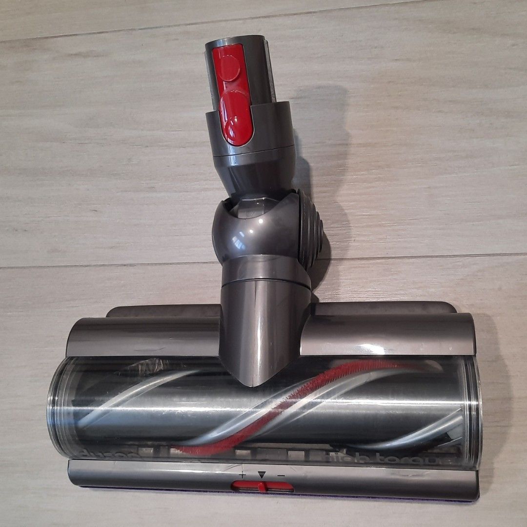 Dyson V11 Absolute High Torque 高扭矩吸頭 （分類：吸塵機 ＆ 家居清潔電器）位於 Hong Kong。 由 kenken1020 提交（商品編號 1454655977，圖片 1）。簡介： 原本 Dyson V11 吸塵機用 適用於地毯同硬地板 已清洗 刷毛乾淨 運作正常 如圖。