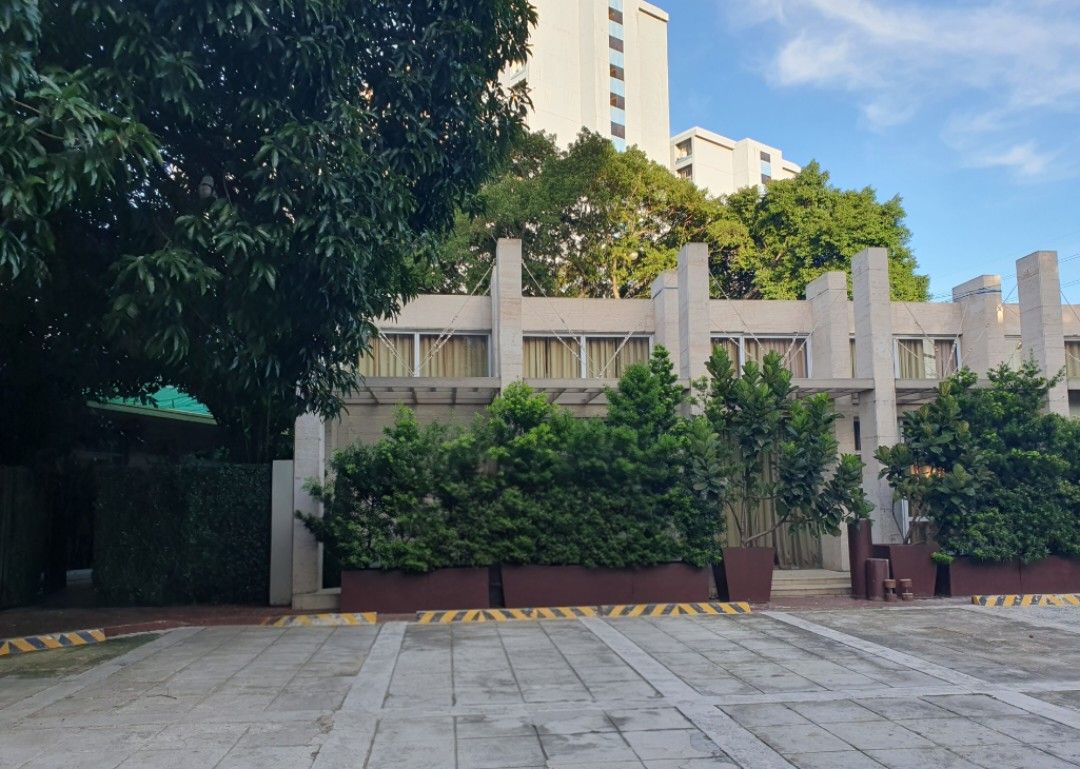 Elysium Gardens Columbarium (Category: Memorial Lot) located in Quezon City. Submitted by florencioalbertl (Listing ID 1349015830, Image 1). Description: Columbarium at street level for easy access of seniors and PWD. Corner vault at eye level which can accommodate 6 urns (regular vaults can only accommodate 4 urns) Price last June 1, 2026 for Indoor vault is P470,000.00 All fees will be paid by the buyer.