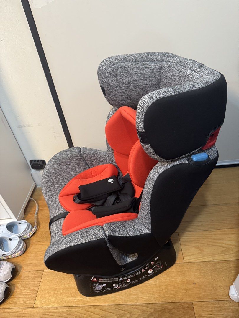 Evenflo Car Seat (Category: Car Seats) located in Mandaluyong City. Submitted by grmnk (Listing ID 1454670054, Image 3). Description: Brand: Evenflo Lightly used only. Still in mint condition albeit purchased in 2020. BPI / GCash Pick-up from Brgy. Hulo, Mandaluyong (Coronado St.).