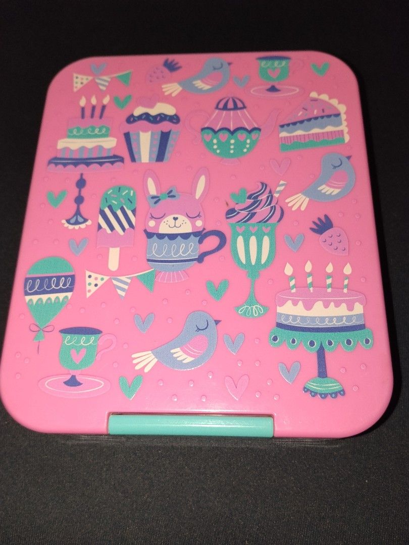 Giggli Bento Lunch Boxes (Category: Storage Boxes & Baskets) located in Bulacan. Submitted by jz012619 (Listing ID 1454599736, Image 3). Description: Selling for 250 each Decluttering extra items Negotiable but no to low ballers.
