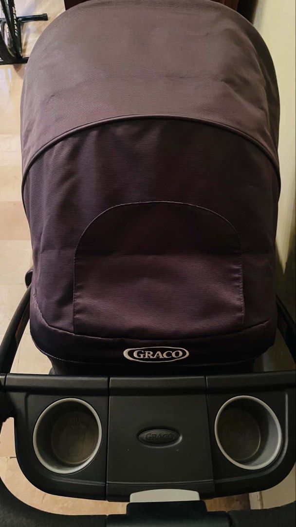 GRACO MODES Click Connect (Category: Strollers) located in Las Pinas. Submitted by anonymouscapybara (Listing ID 1454650632, Image 1). Description: Can be used from newborn up to 8 yrs old. The Graco Modes Click Connect Stroller is a versatile 3-in-1 modular travel system that transitions from an infant car seat carrier, to an infant pramette, and finally to a toddler stroller. It offers 10 riding options and accepts any Graco Click Connect infan