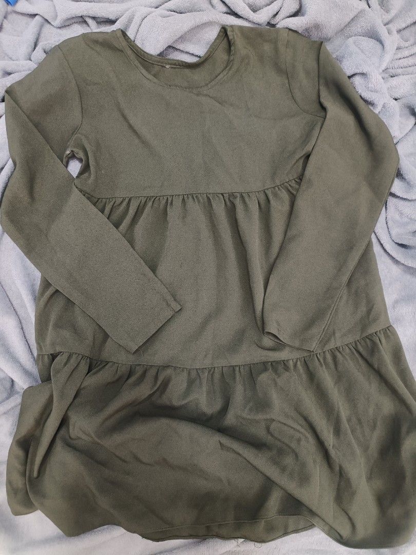 Green blouse (Category: Blouses) located in Singapore. Submitted by nurimah01 (Listing ID 1454635232, Image 1). Description: New! offer $8 only. fits S. free mail.