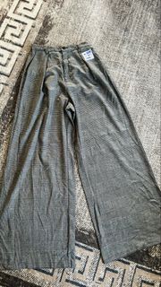 (Category: ) located in . Submitted by thriftbyaffizahelmi (Listing ID 1454572344, Image 1). Description: .