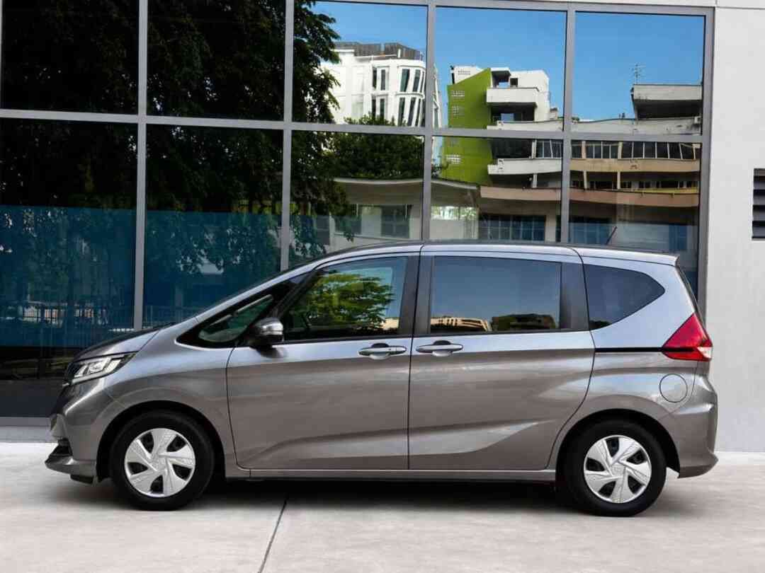 HONDA FREED HYBRID 1.5G CVT (Category: Used Cars) located in Singapore. Submitted by sgcarchoicewc (Listing ID 1454580412, Image 3). Description: Sales Contact: Casper Lim tel:90687290 .